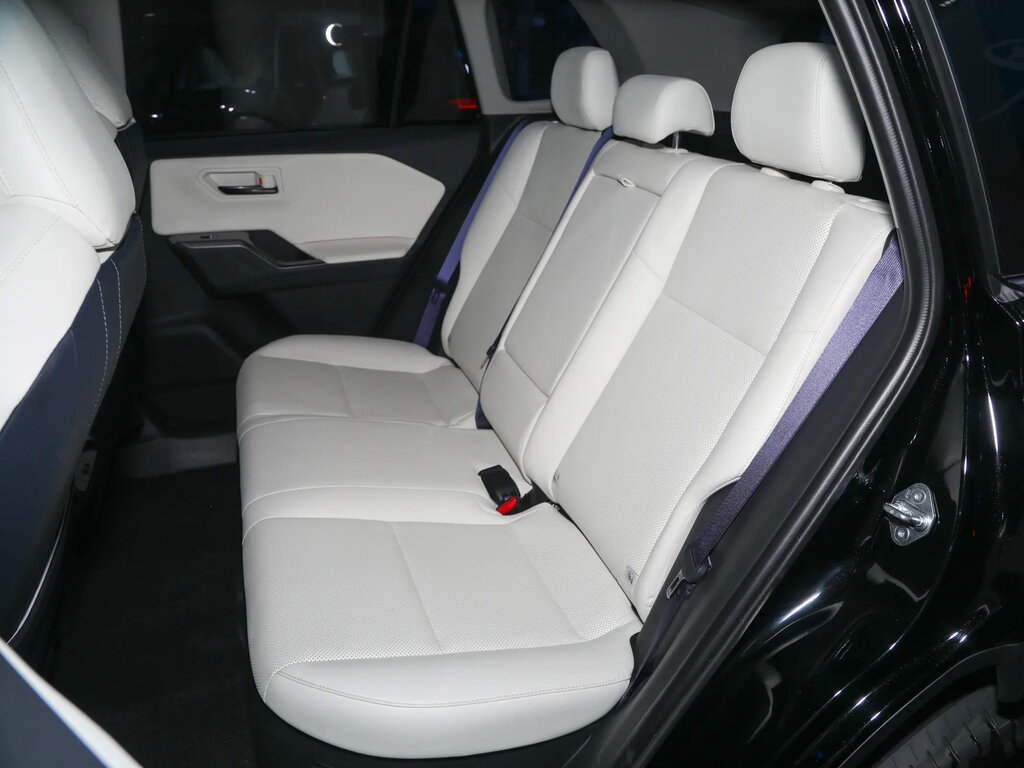 Салон Toyota RAV4 2026